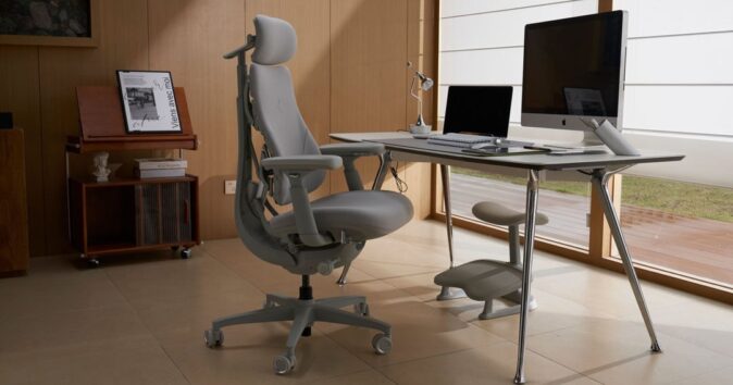 LiberNovo Omni Ergonomic Chair Giveaway