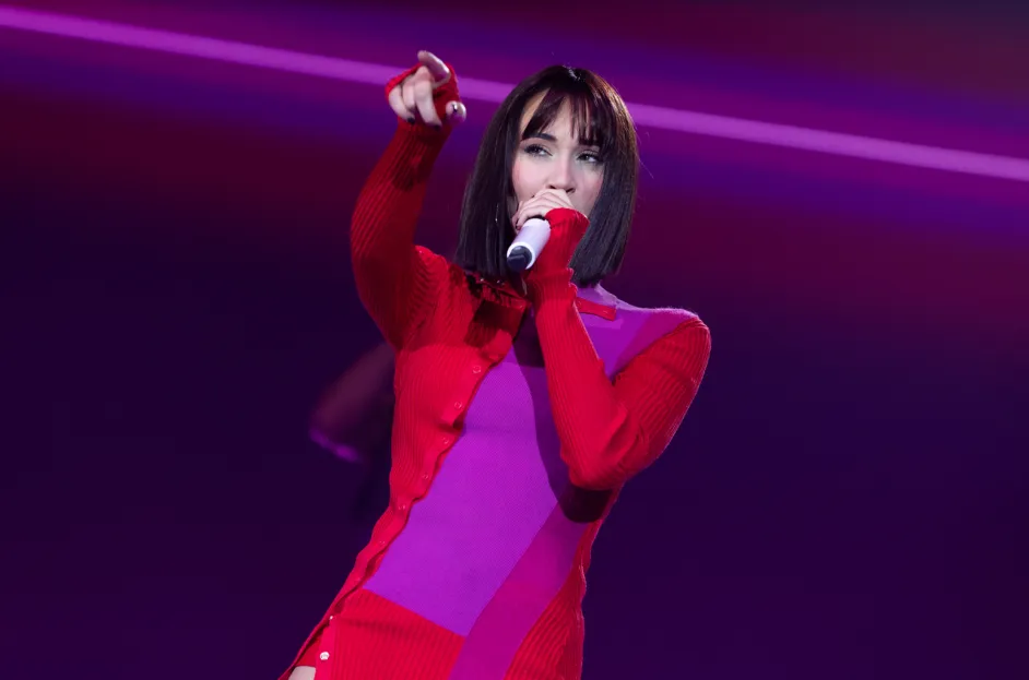 Aitana Madrid Bilhete Duplo Voo Estadia